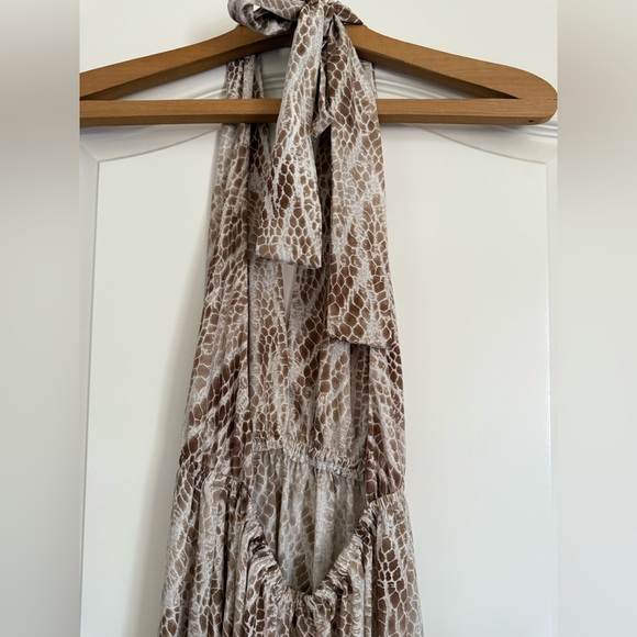Beautiful Tan & Cream Backless Halter Neck Summer Party Maxi Dress One Size - Picture 4 of 6